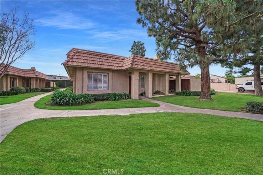 18592 Creek Lane photo 1