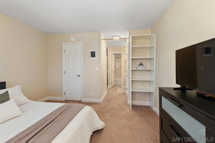 3535 Madison Avenue #210 photo 6