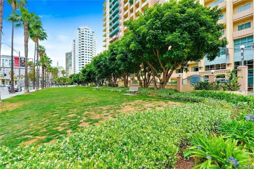 488 E Ocean Boulevard #105 photo 22