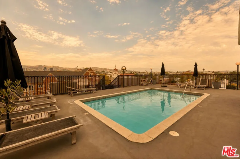 585 N Rossmore Avenue #209 photo 12