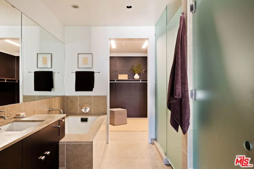 6250 Hollywood Boulevard #7G photo 19