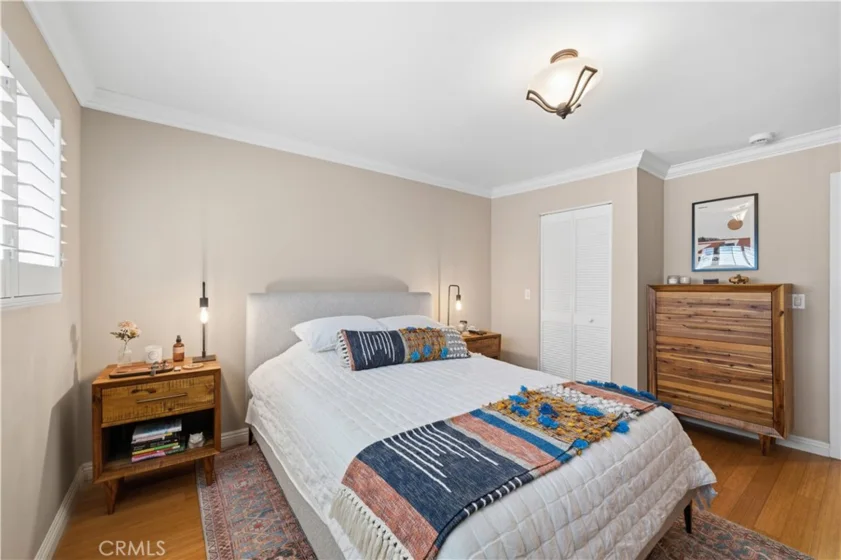 1154 S Barrington Avenue #213 photo 7