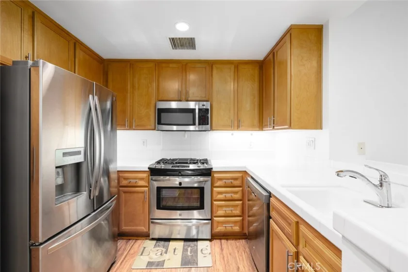 127 Jadestone photo 11