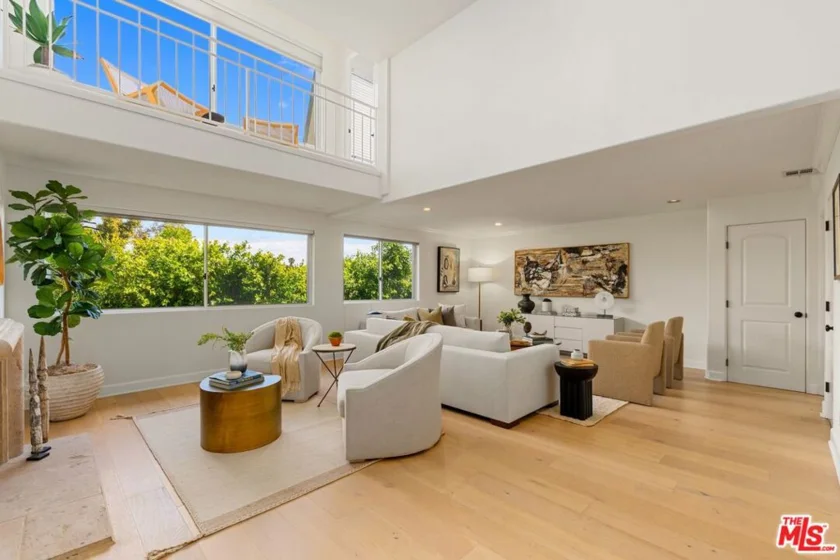 390 S Sepulveda Boulevard #409 photo 1