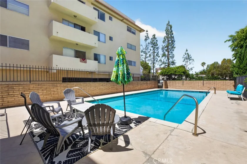5412 Lindley Avenue #322 photo 26