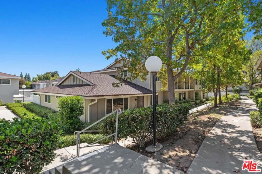 4528 Bates Drive photo 3