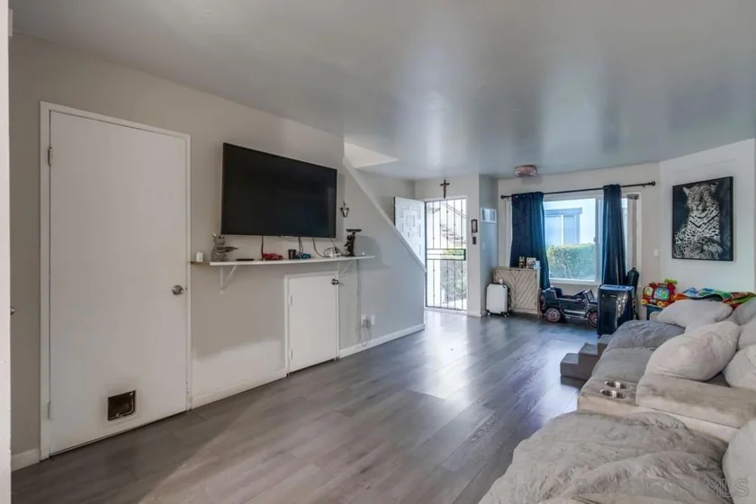 3433 Los Mochis Way photo 14