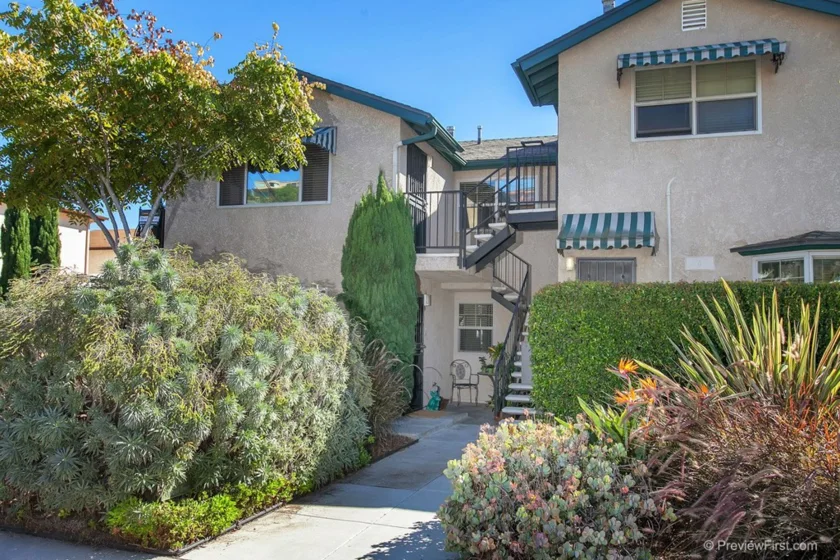 3044 Oliphant #B photo 1