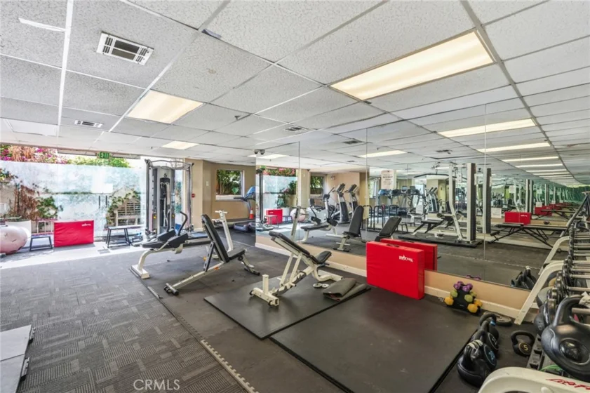 620 S Gramercy Place #211 photo 27