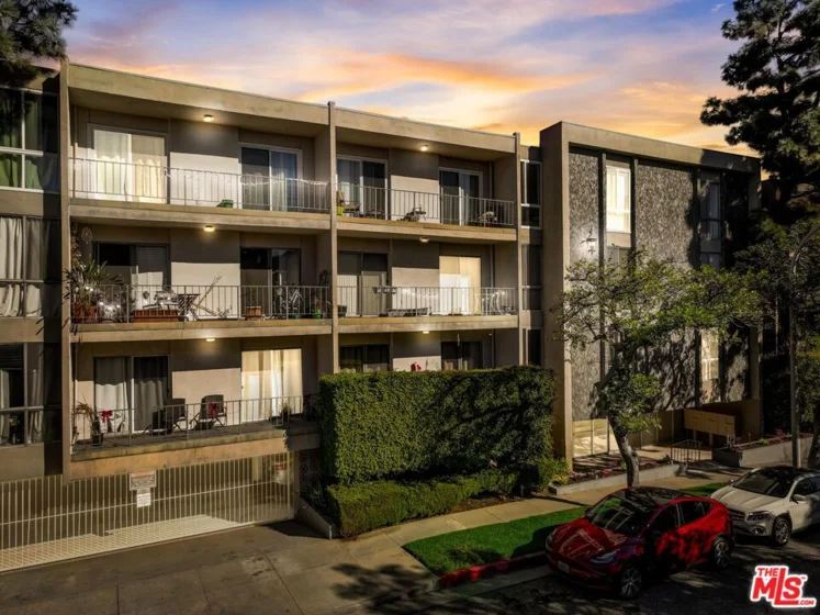 5625 Windsor Way #211 photo 1
