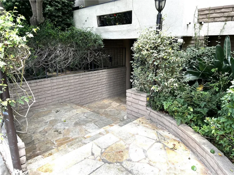 11820 Mayfield #317 photo 2