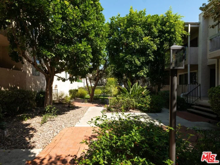 5055 Coldwater Canyon Avenue #114 photo 25