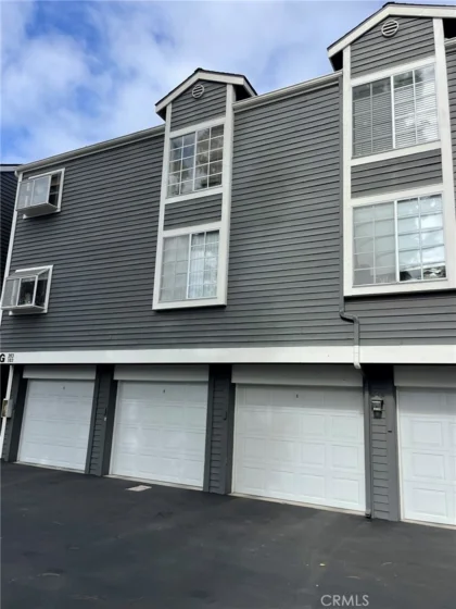 2330 Vanguard Way #41 photo 1