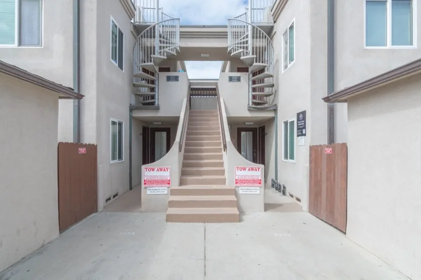 3250 Strandway photo 27
