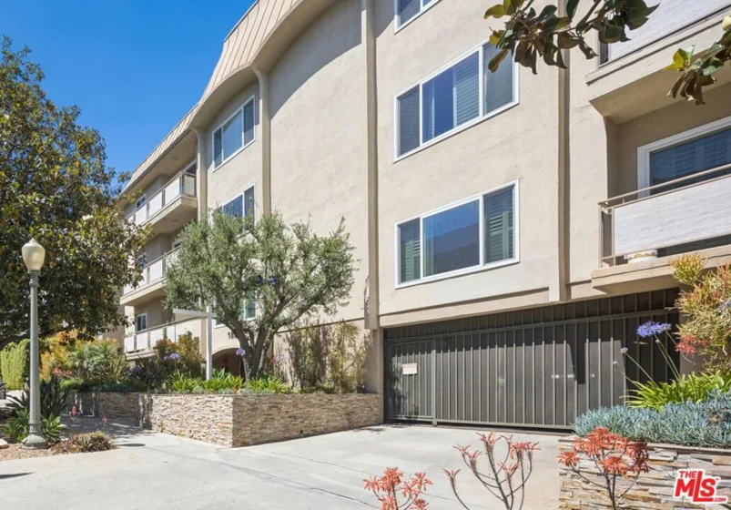 1828 Holmby Avenue #103 photo 1