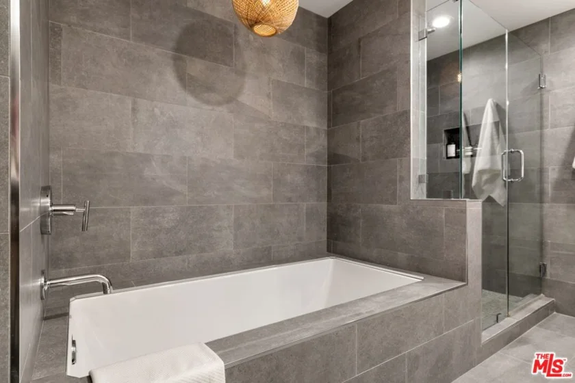 8455 Fountain Avenue #301 photo 21