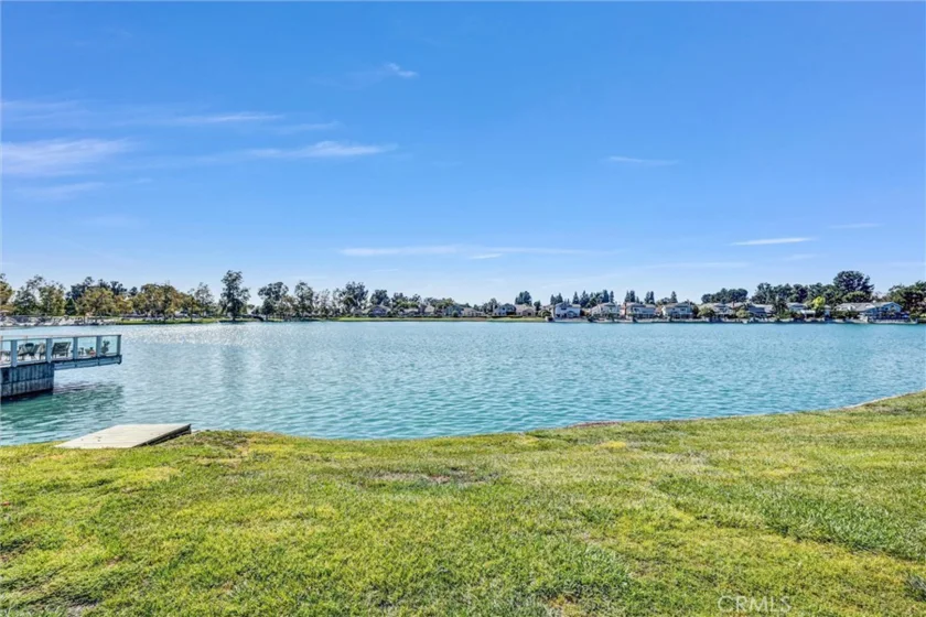 70 Fairlake photo 44