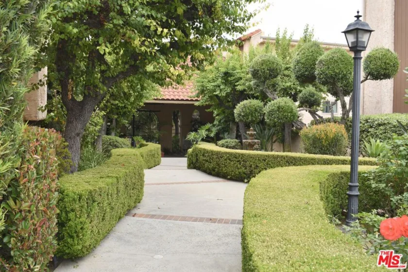 1711 Grismer Avenue #63 photo 4