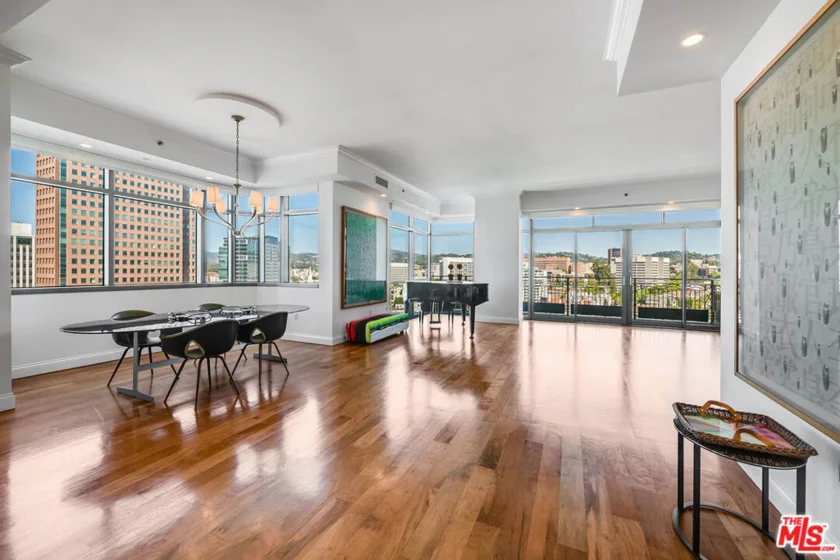 10800 Wilshire Boulevard #1101 photo 6