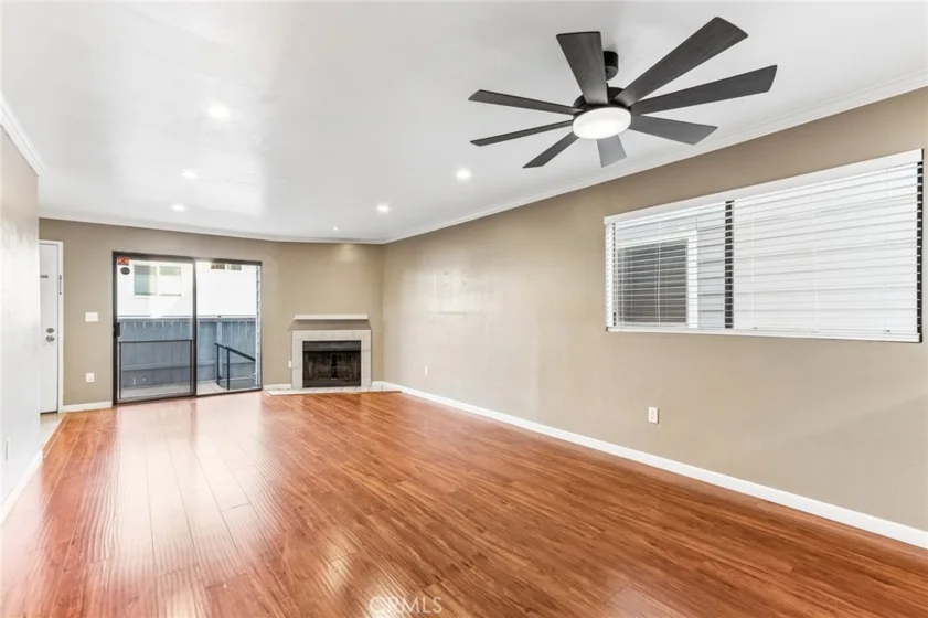 15113 Saticoy Street #25 photo 4