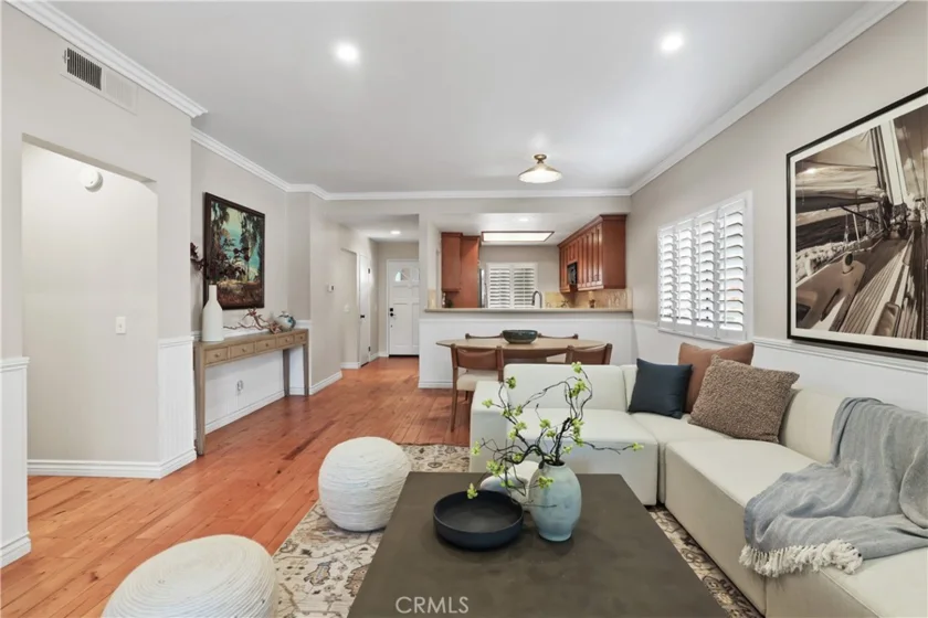 366 Villa Point photo 13