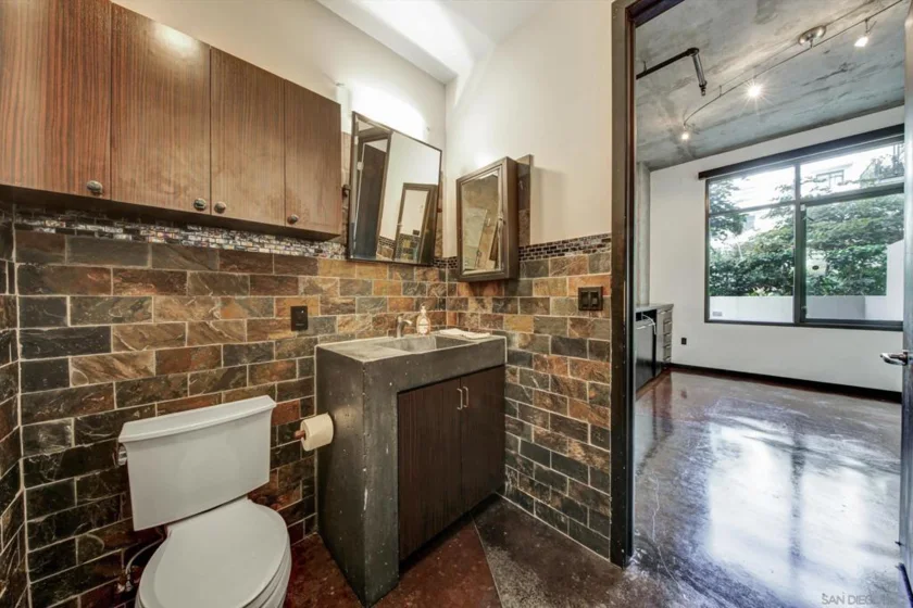 1050 Island #211 photo 36