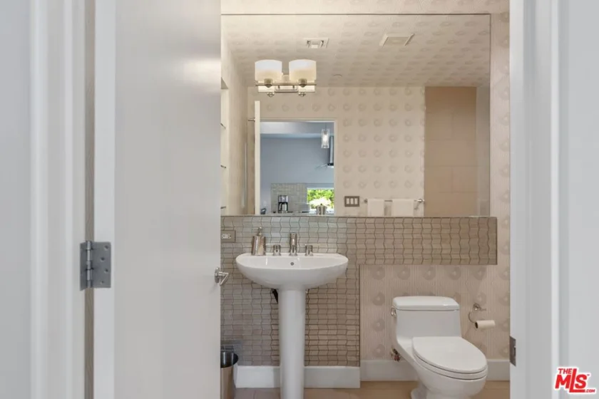1250 N Harper Avenue #302 photo 27