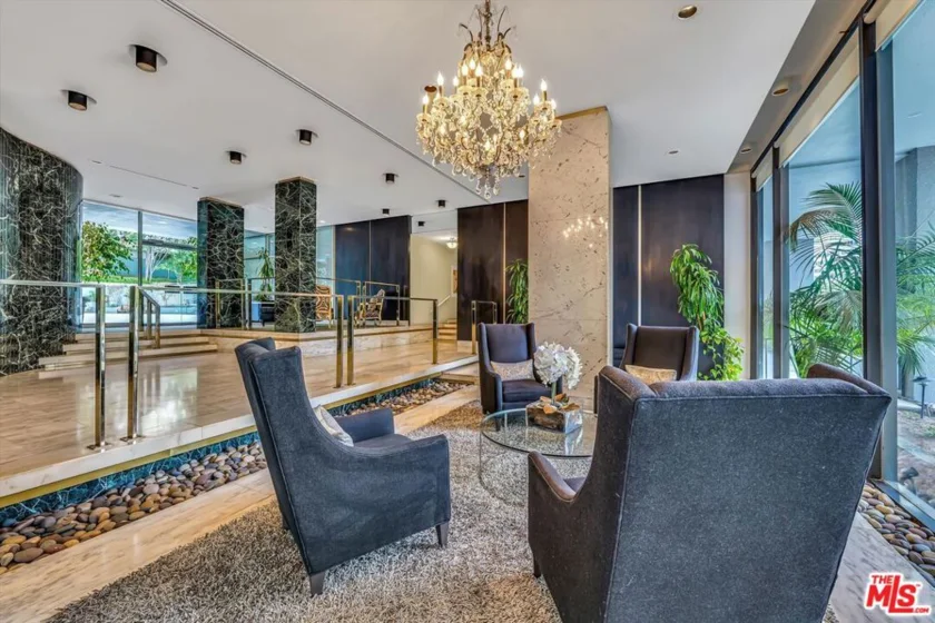 10450 Wilshire Boulevard #10J photo 36