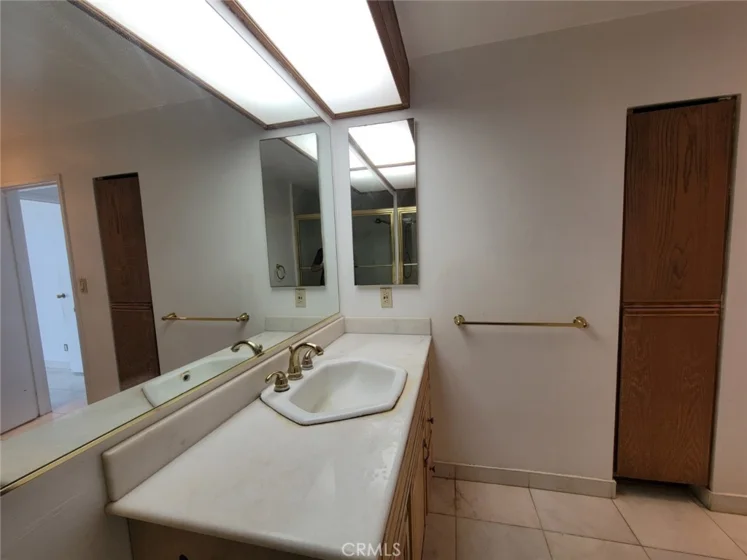 1310 E Ocean #905 photo 29