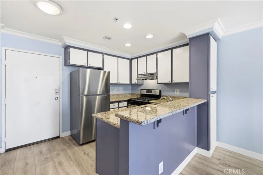 5143 Bakman Avenue #320 photo 10