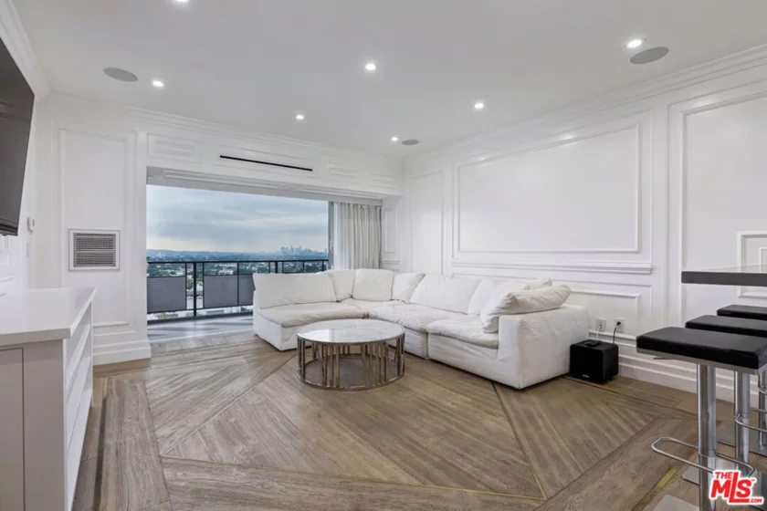 1155 N La Cienega Boulevard #1110 photo 5