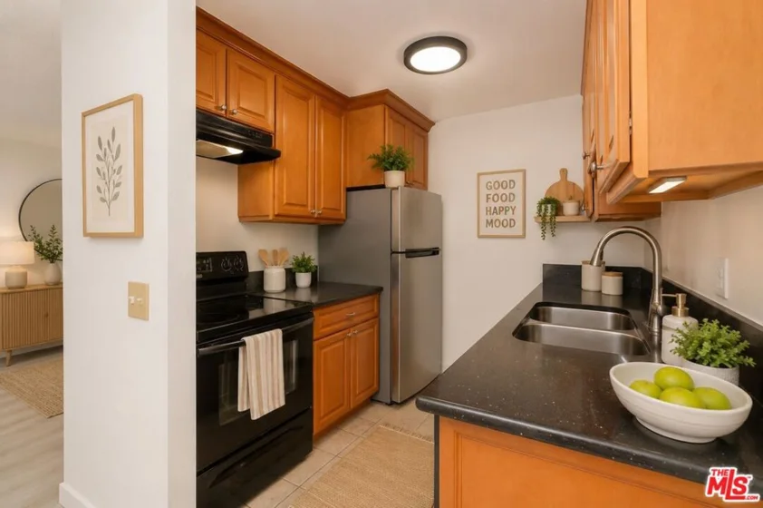 20930 Parthenia Street #207 photo 6