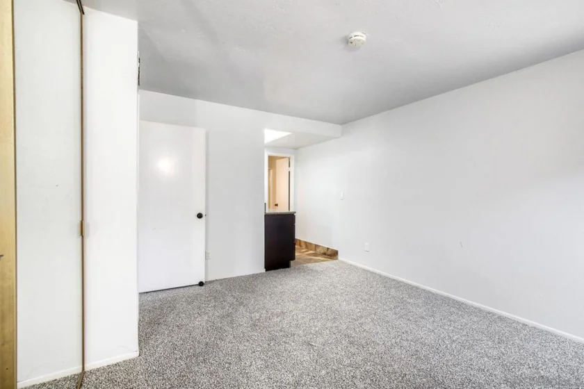 440 Parkside Drive photo 18