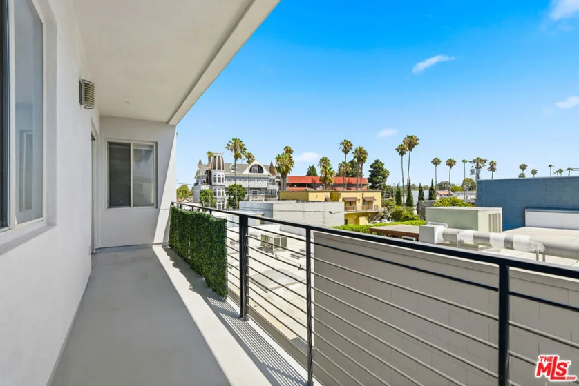13337 Beach Avenue #403 photo 23