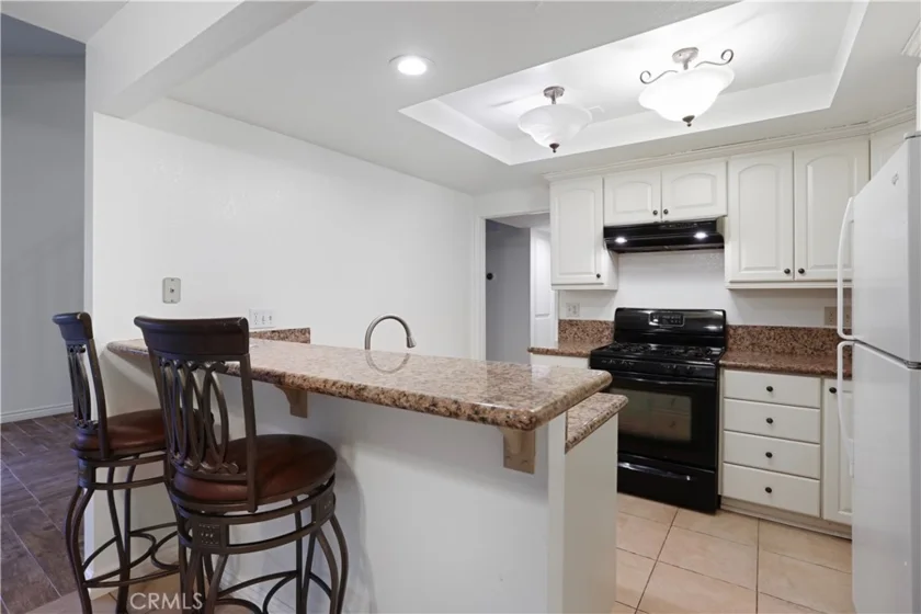 1676 Sumac photo 6