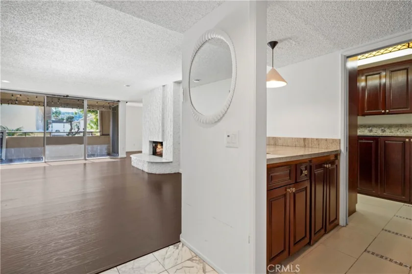 5330 Lindley #209 photo 23