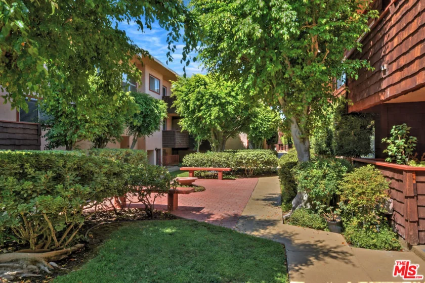5403 Newcastle Avenue #19 photo 6