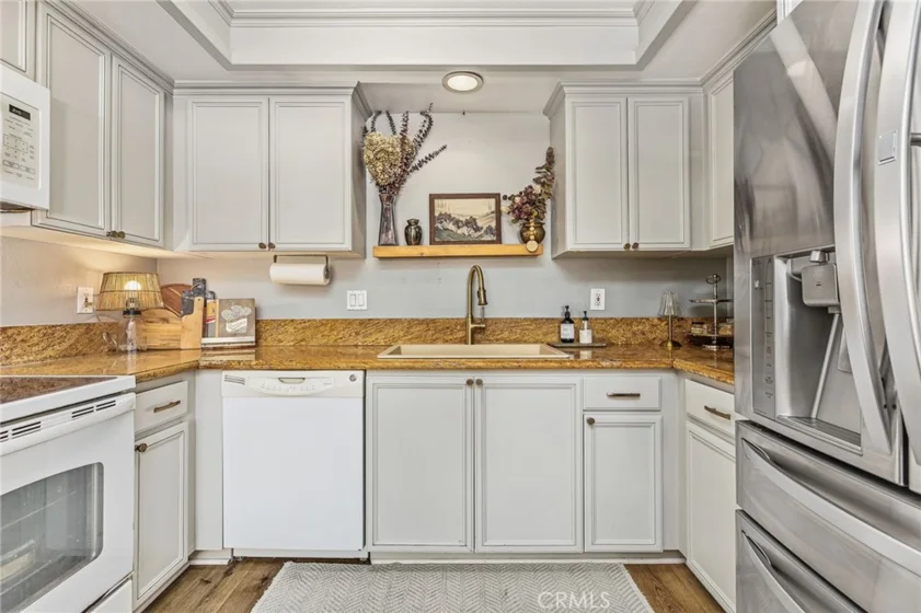 1456 Chalgrove #C photo 6