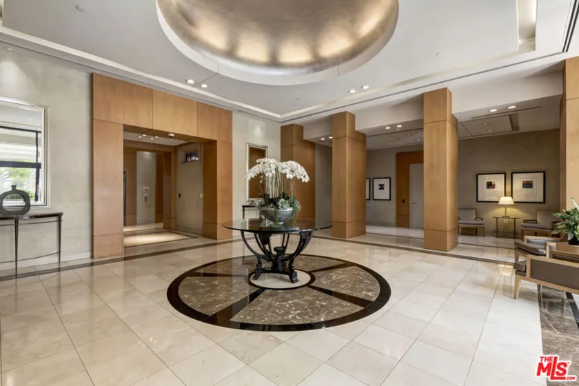 10445 Wilshire Boulevard #703 photo 15