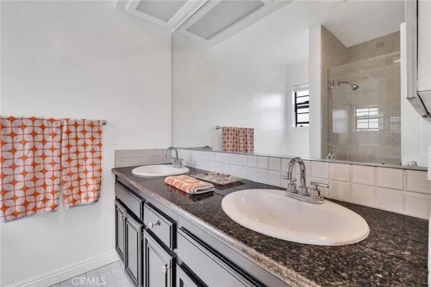 1351 W 7th #3 photo 17