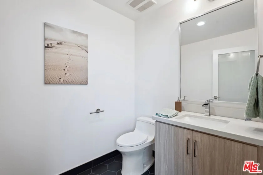 1746 Garfield Place #203 photo 25