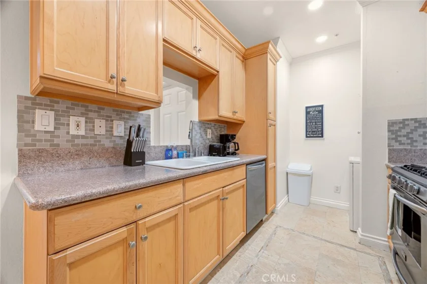 87 S Allen Avenue #103 photo 10