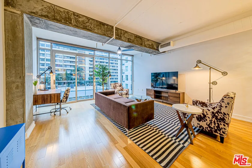 645 W 9th Street #437 photo 1