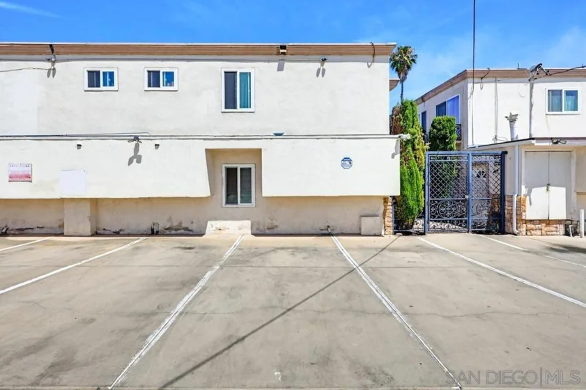 3562 Marlborough Avenue #4 photo 30