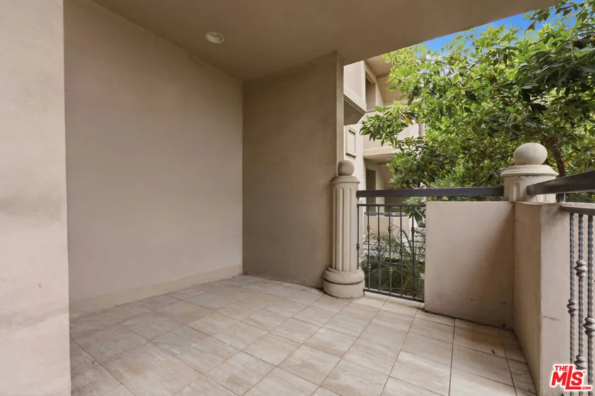 8121 Norton Avenue #201 photo 60