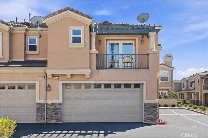 7244 Lisamarie Court photo 2