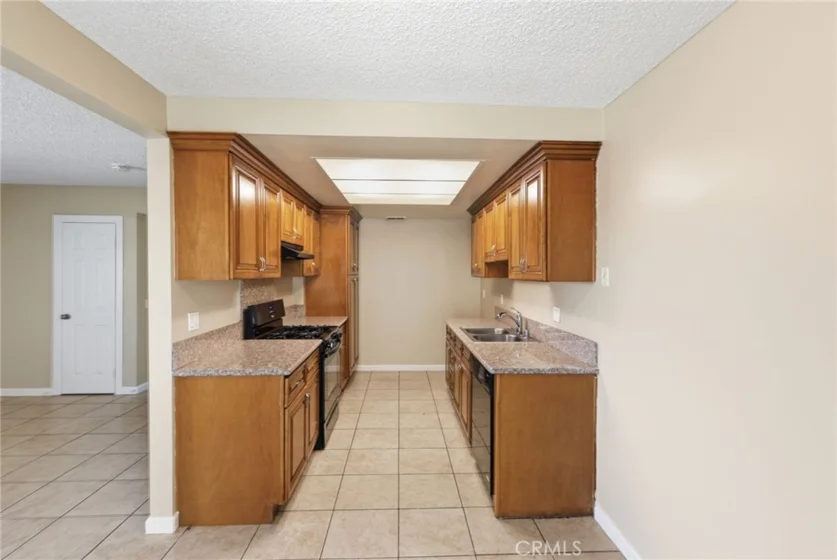 12246 Carnation #A photo 5