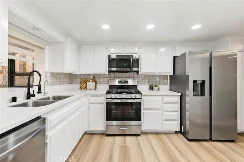 441 E San Jose #111 photo 6