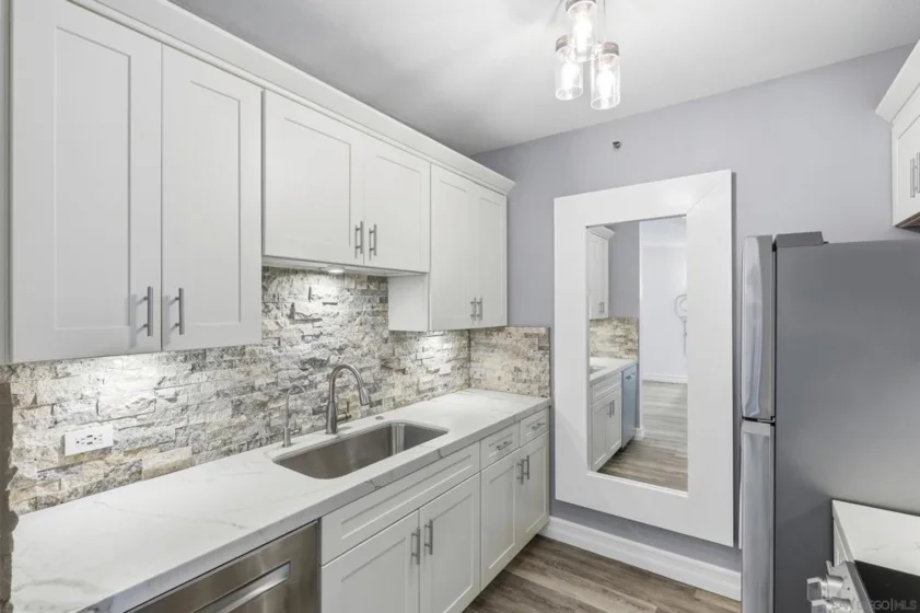 425 W Beech Street #336 photo 20