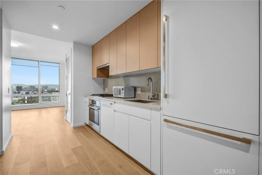 877 Francisco Street #1818 photo 3